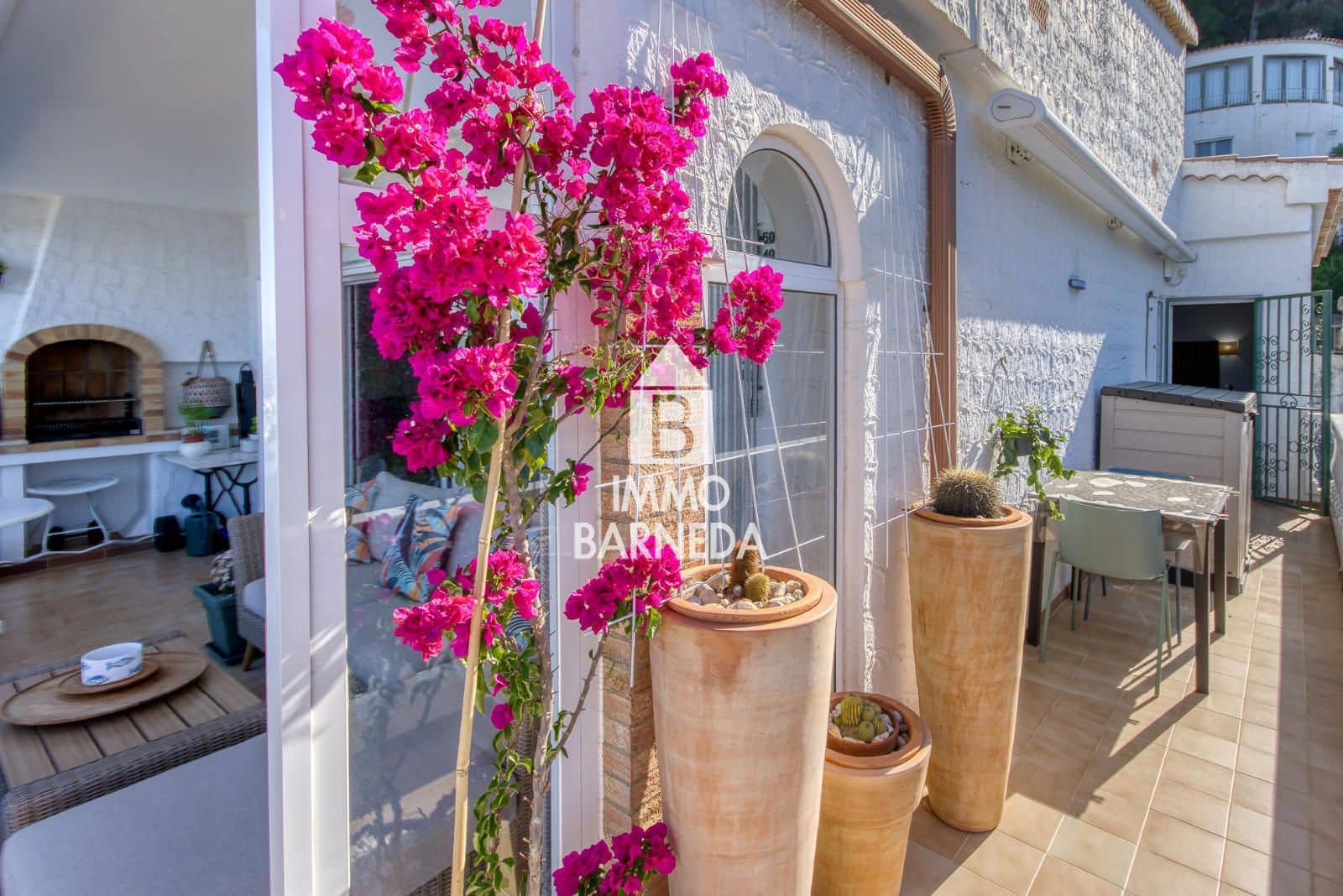 2 bedroom Flat for sale in Roses with pool - € 499,000 (Ref: 9066912)