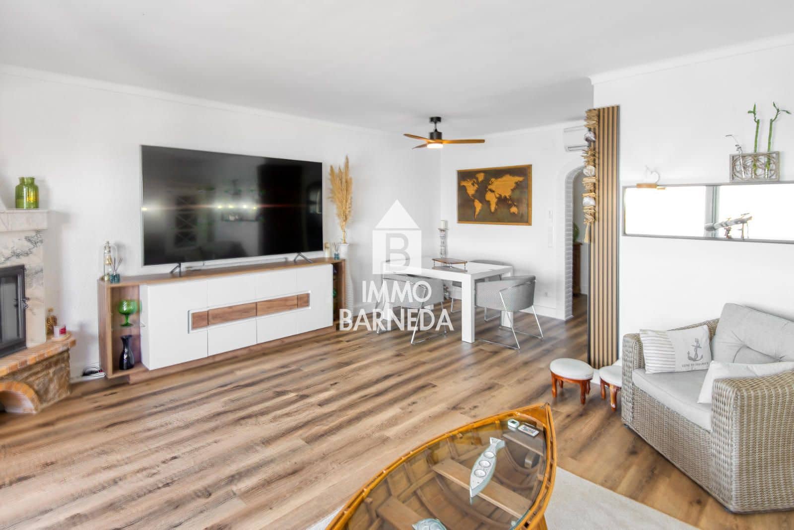 2 bedroom Flat for sale in Roses with pool - € 499,000 (Ref: 9066912)