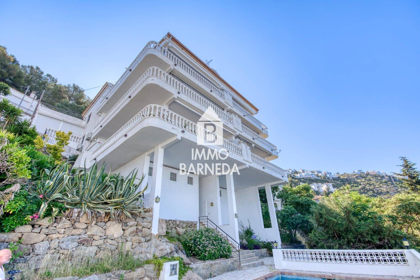 2 bedroom Flat for sale in Roses with pool - € 499,000 (Ref: 9066912)