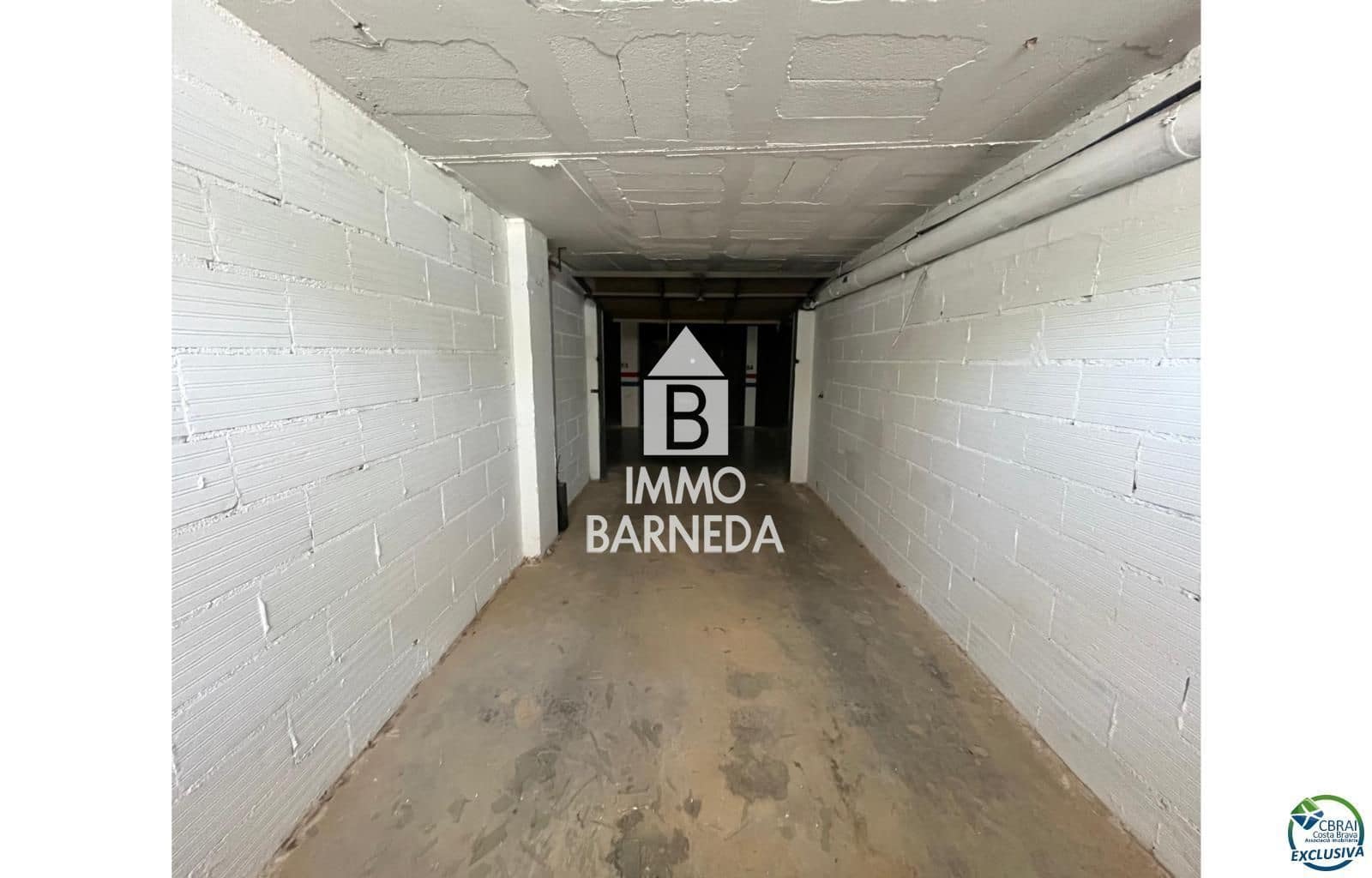 2 bedroom Flat for sale in Empuriabrava with garage - € 349,000 (Ref: 9072306)