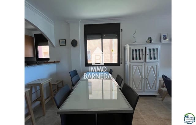 Piso de 2 habitaciones en Empuriabrava, Castelló d'Empúries en venta con garaje - 349.000 € (Ref: 9072306)