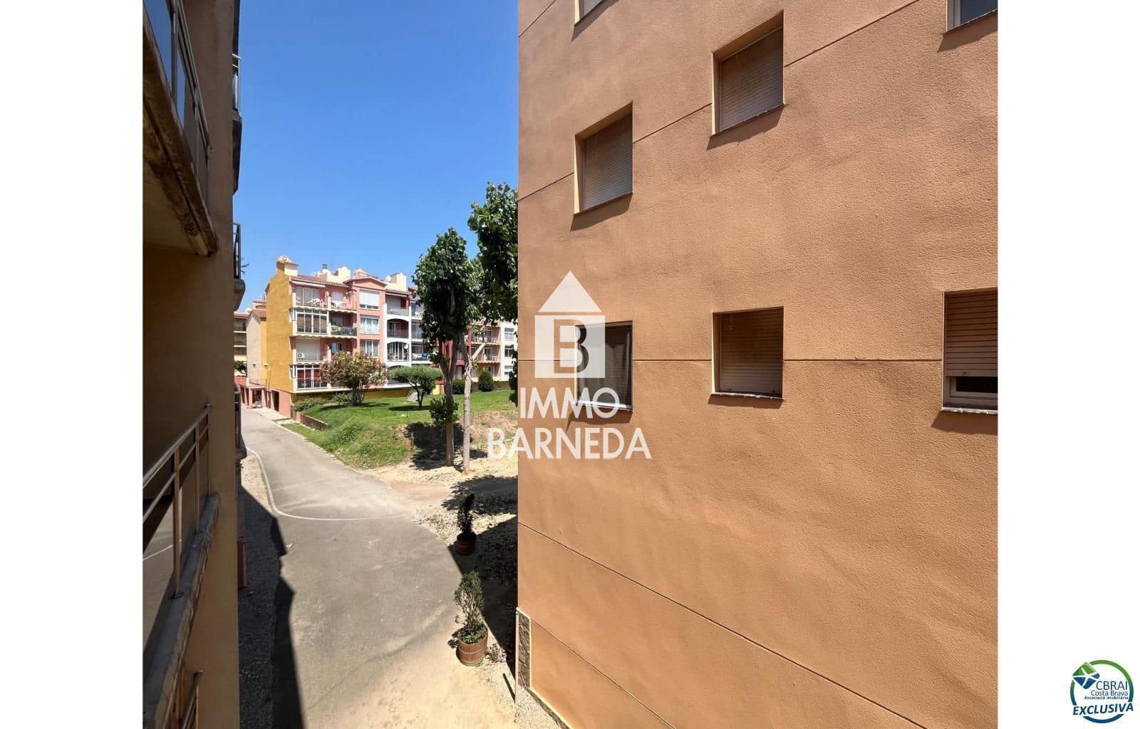 2 bedroom Flat for sale in Empuriabrava with garage - € 349,000 (Ref: 9072306)