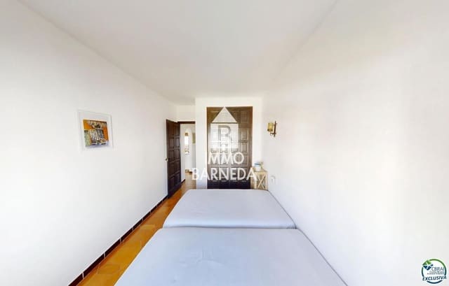2 bedroom Flat for sale in Empuriabrava, Castelló d'Empúries with pool garage - € 220,000 (Ref: 9072307)