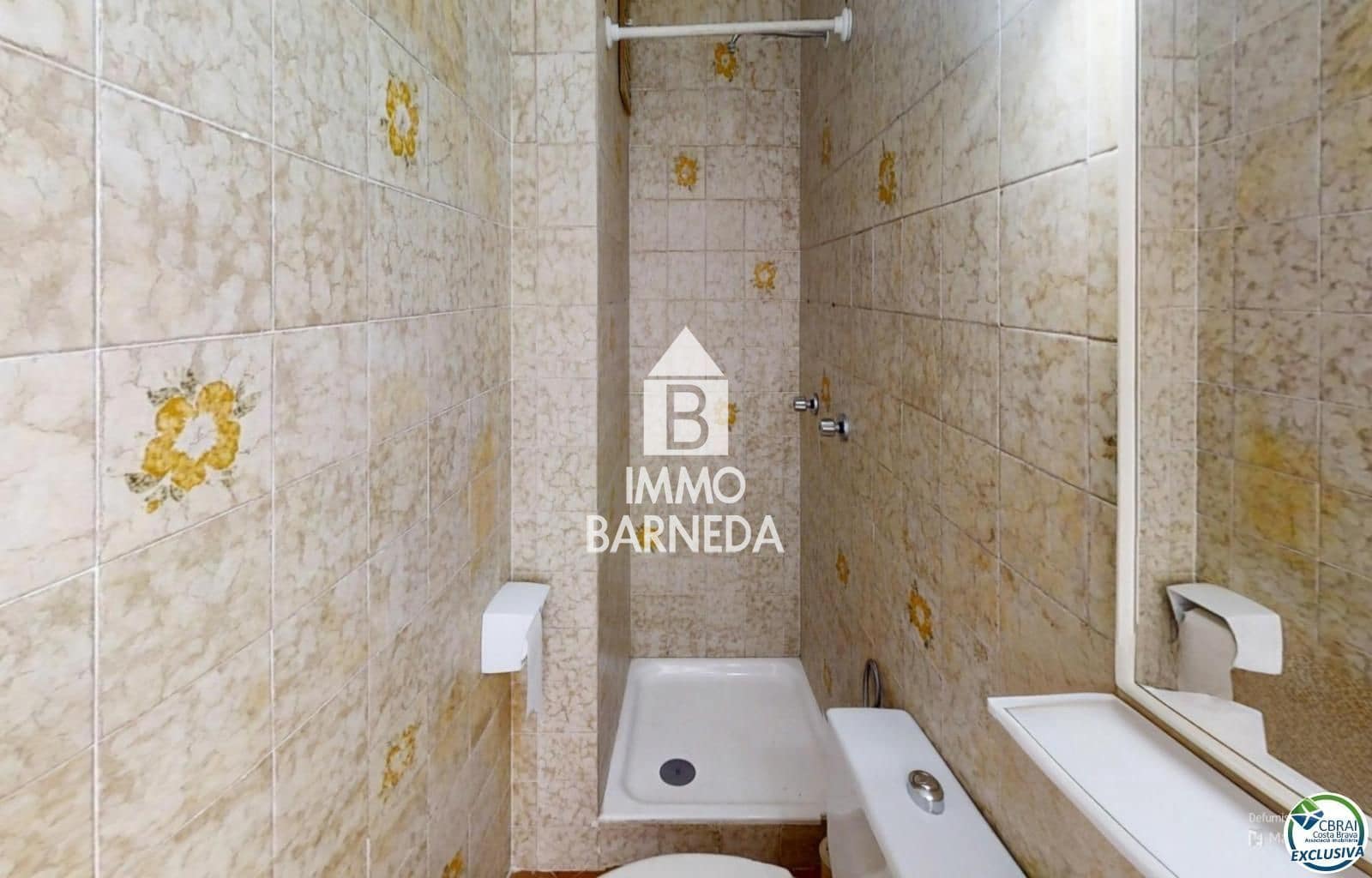 2 bedroom Flat for sale in Empuriabrava with pool garage - € 220,000 (Ref: 9072307)
