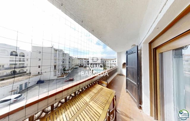2 bedroom Flat for sale in Empuriabrava, Castelló d'Empúries with pool garage - € 220,000 (Ref: 9072307)
