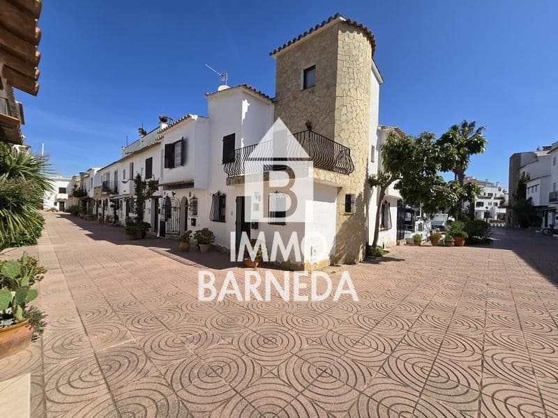 3 sypialnia Willa na sprzedaż w Empuriabrava z garażem - 495 000 € (Ref: 9074332)