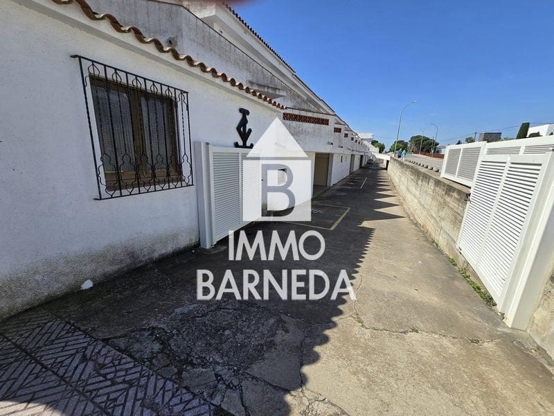 3 sypialnia Willa na sprzedaż w Empuriabrava z garażem - 495 000 € (Ref: 9074332)