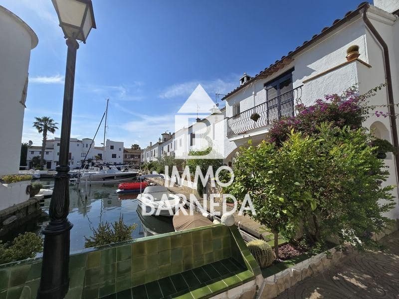 3 sypialnia Willa na sprzedaż w Empuriabrava z garażem - 495 000 € (Ref: 9074332)