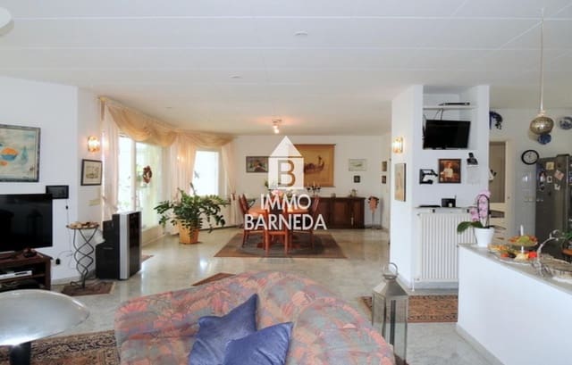 4 bedroom Villa for sale in El Mas Fumats, Roses with pool garage - € 645,000 (Ref: 9075478)