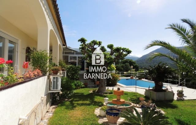 4 bedroom Villa for sale in El Mas Fumats, Roses with pool garage - € 645,000 (Ref: 9075478)