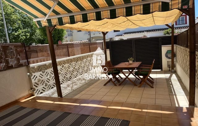 2 slaapkamer Villa te koop in Empuriabrava, Castelló d'Empúries - € 249.000 (Ref: 9097682)