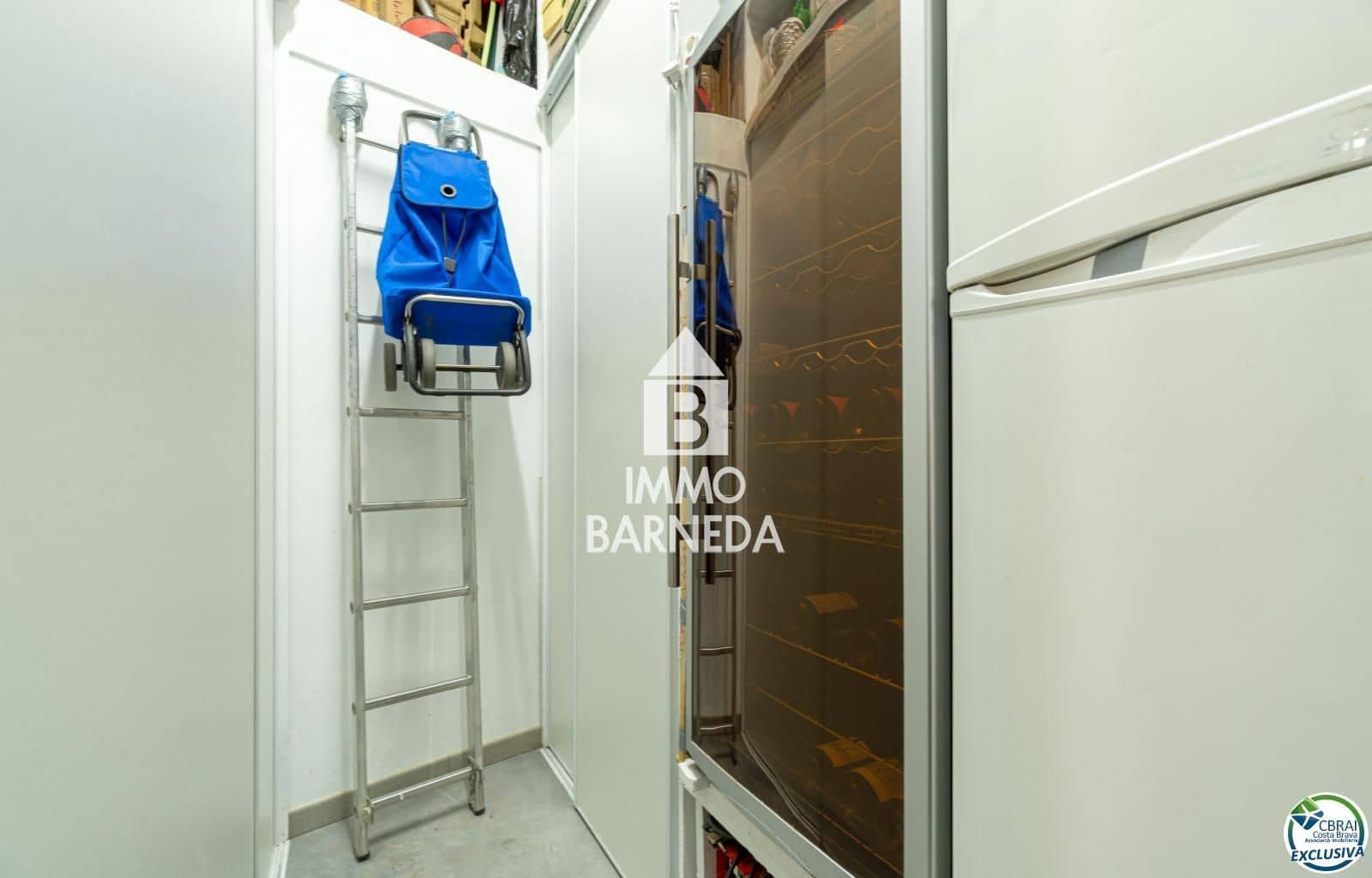 2 bedroom Flat for sale in Roses with garage - € 600,000 (Ref: 9104045)
