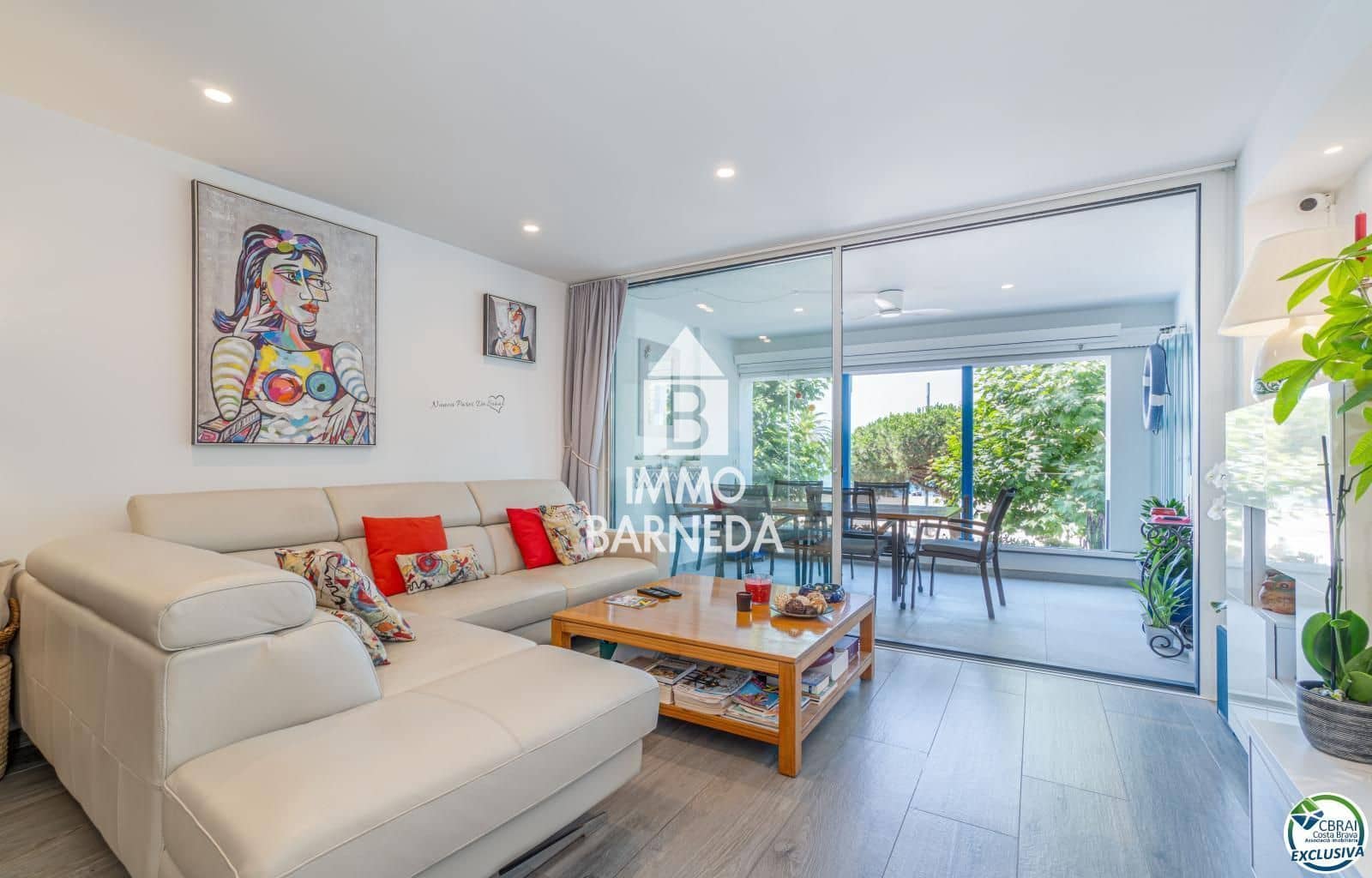 2 bedroom Flat for sale in Roses with garage - € 600,000 (Ref: 9104045)