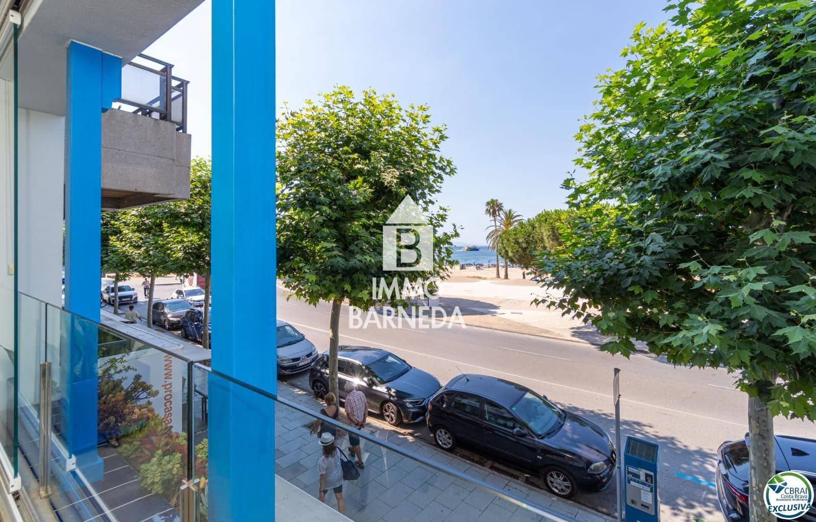 2 bedroom Flat for sale in Roses with garage - € 600,000 (Ref: 9104045)