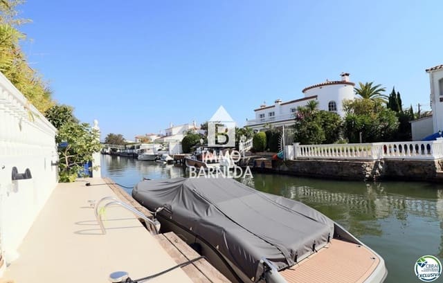 4 soverom Villa til salgs i Empuriabrava, Castelló d'Empúries med svømmebasseng garasje - € 935 000 (Ref: 9105922)