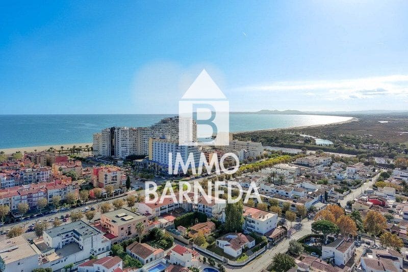 5 soveværelse Villa til salg i Empuriabrava med swimmingpool garage - € 780.000 (Ref: 9108047)