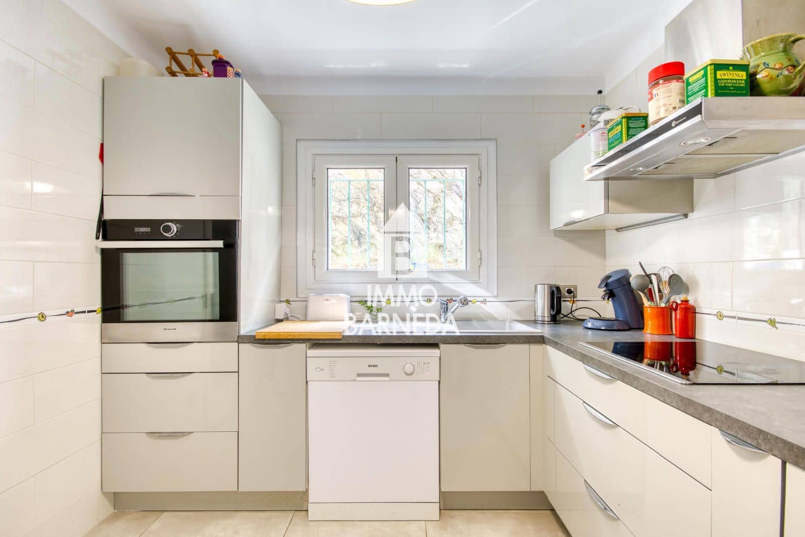 3 bedroom Flat for sale in Roses with garage - € 393,000 (Ref: 9108230)