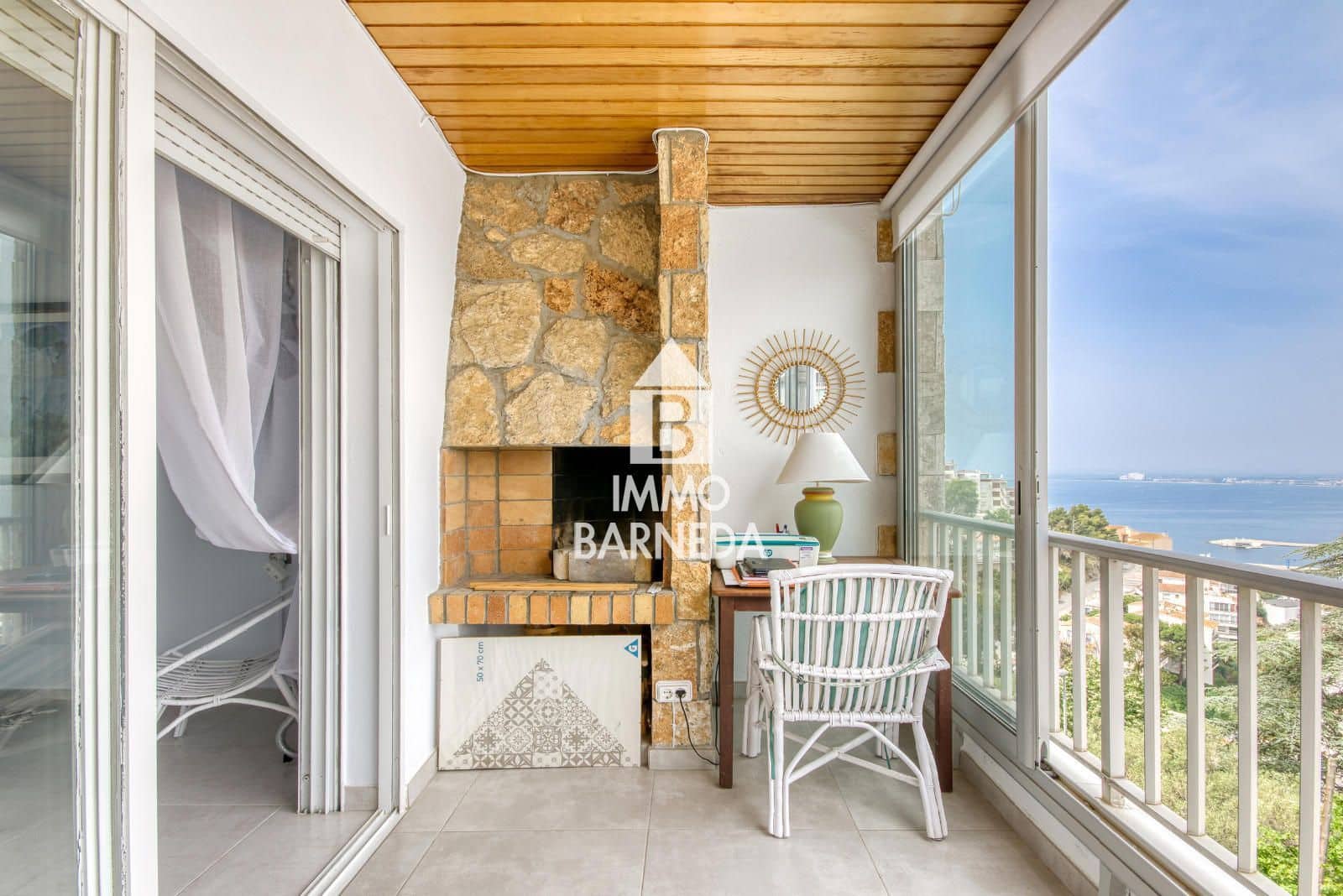 3 bedroom Flat for sale in Roses with garage - € 393,000 (Ref: 9108230)