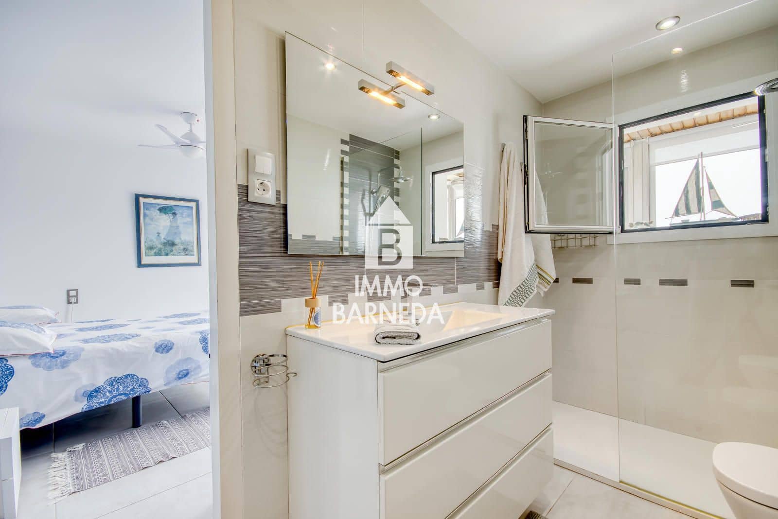 3 bedroom Flat for sale in Roses with garage - € 393,000 (Ref: 9108230)