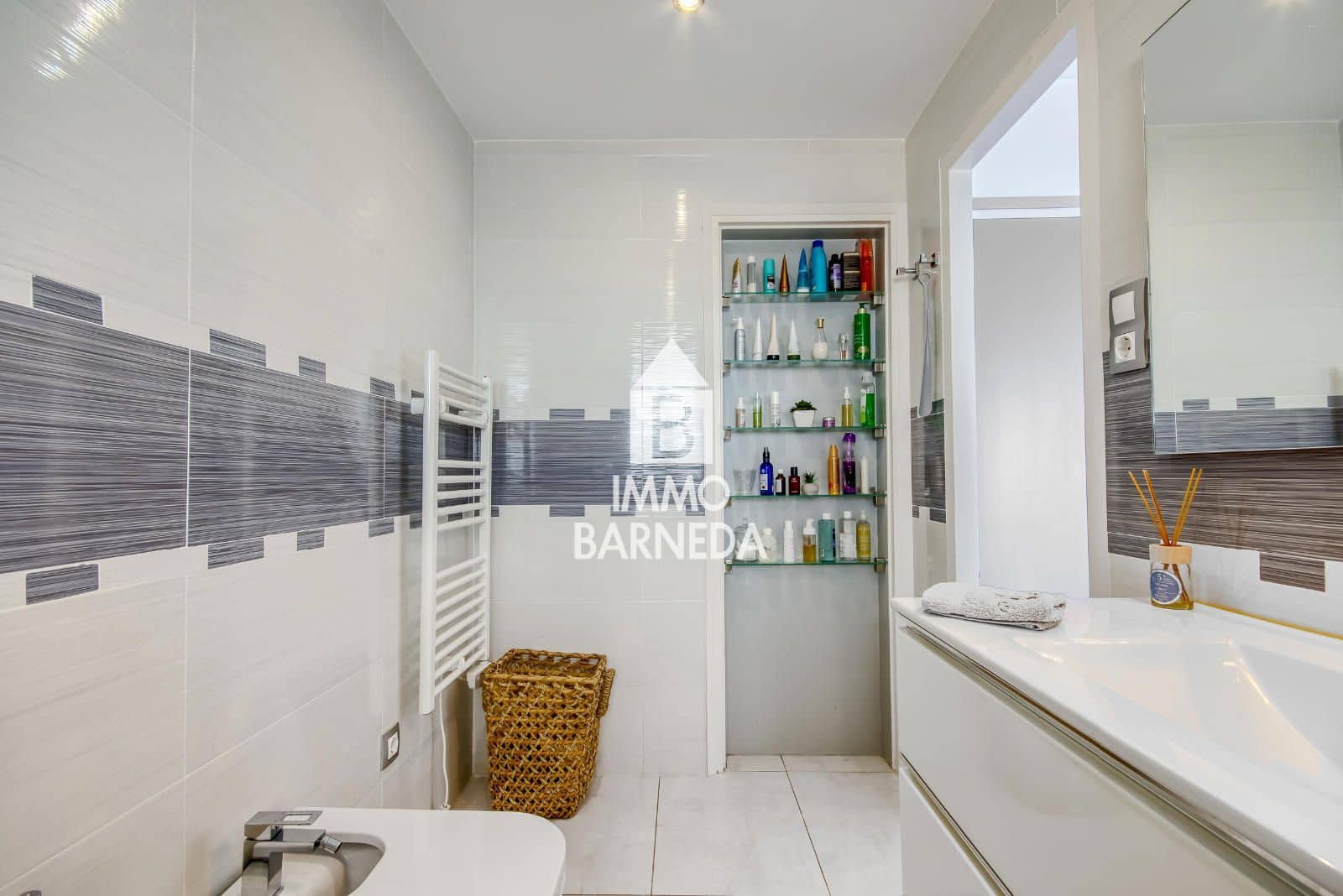 3 bedroom Flat for sale in Roses with garage - € 393,000 (Ref: 9108230)