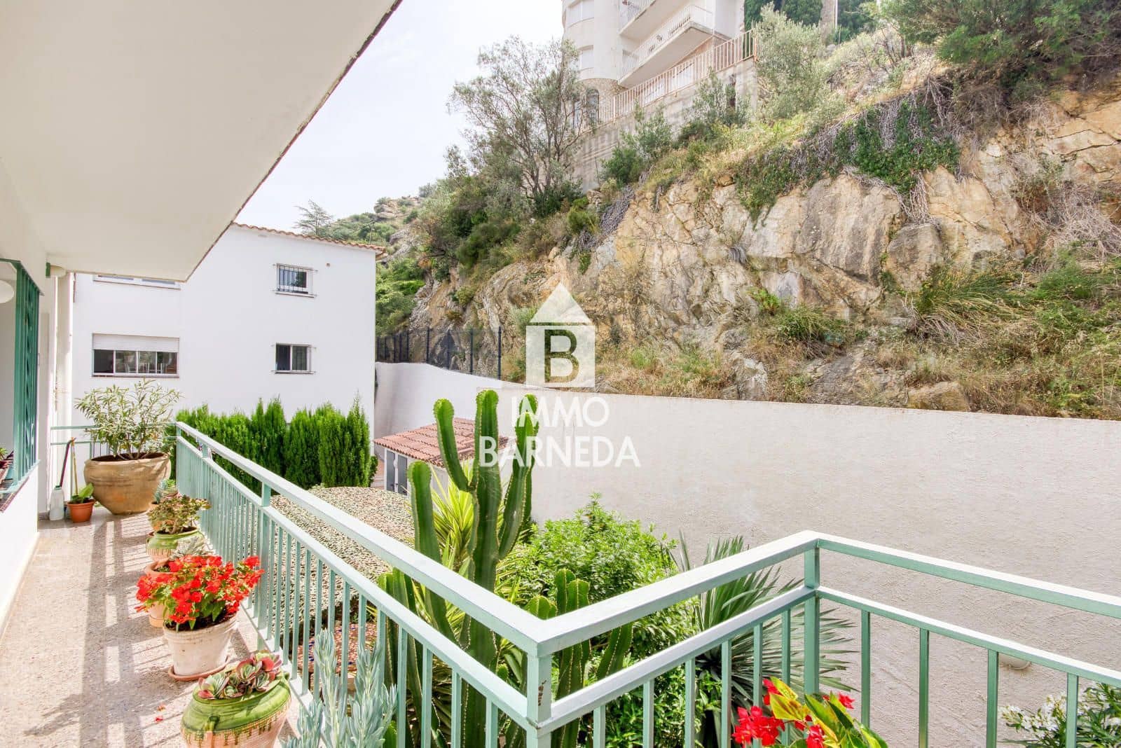 3 bedroom Flat for sale in Roses with garage - € 393,000 (Ref: 9108230)