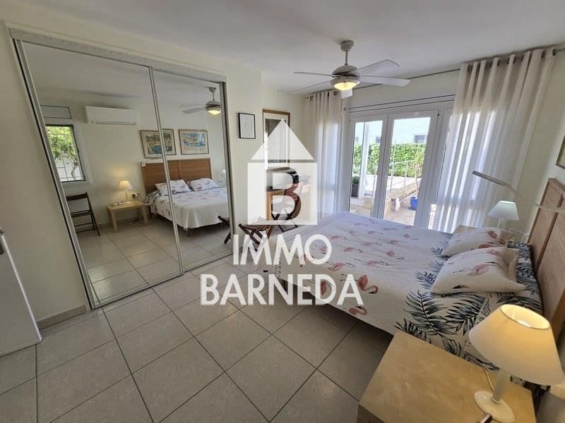 4 soveværelse Villa til salg i Empuriabrava med swimmingpool garage - € 570.000 (Ref: 9113526)