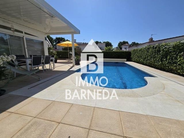 4 soveværelse Villa til salg i Empuriabrava, Castelló d'Empúries med swimmingpool garage - € 570.000 (Ref: 9113526)