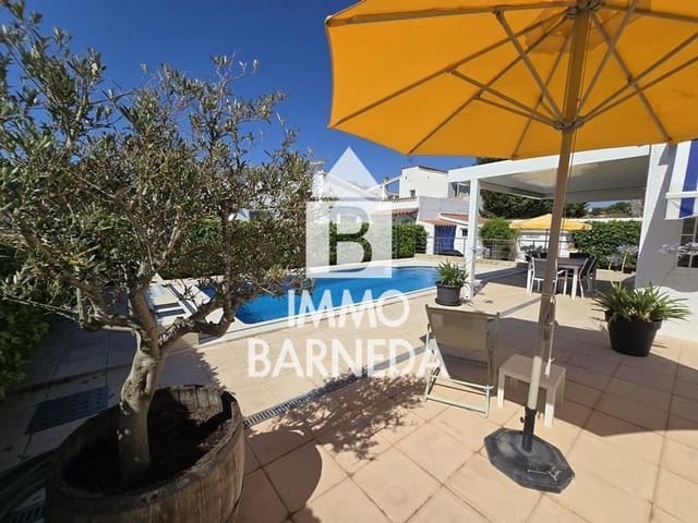 4 soveværelse Villa til salg i Empuriabrava, Castelló d'Empúries med swimmingpool garage - € 570.000 (Ref: 9113526)