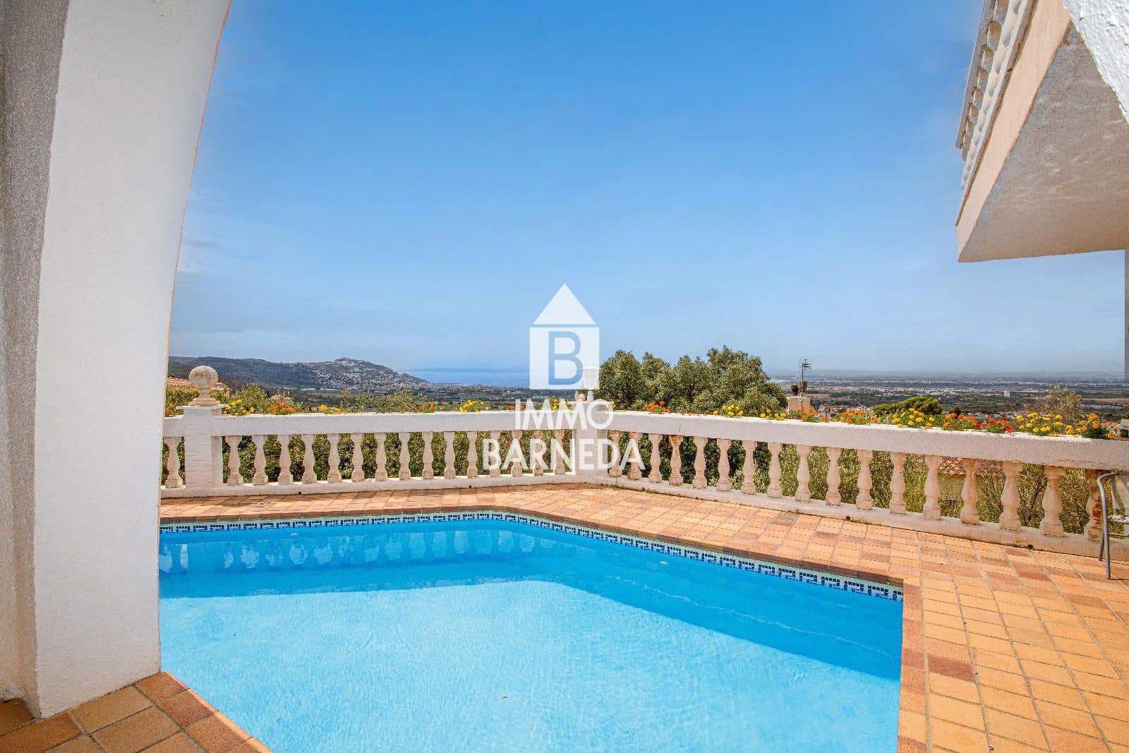5 bedroom Villa for sale in El Mas Fumats with pool garage - € 1,200,000 (Ref: 9145814)