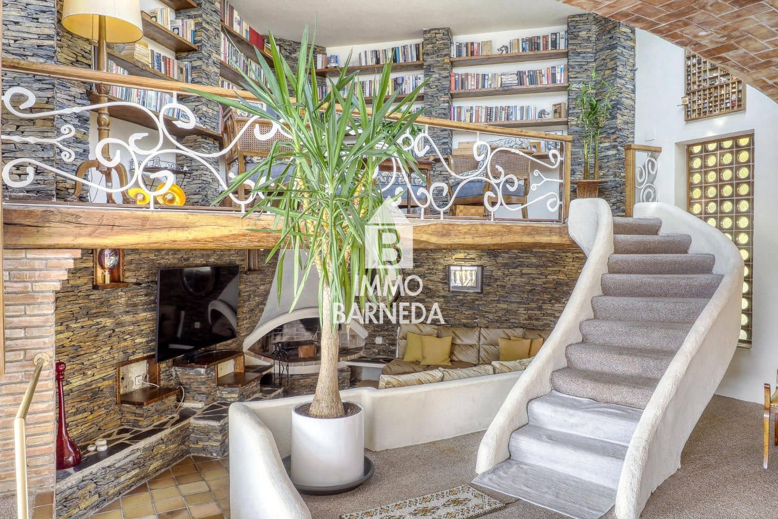 5 bedroom Villa for sale in El Mas Fumats with pool garage - € 1,200,000 (Ref: 9145814)