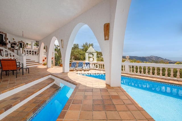 5 bedroom Villa for sale in El Mas Fumats, Roses with pool garage - € 1,200,000 (Ref: 9145814)