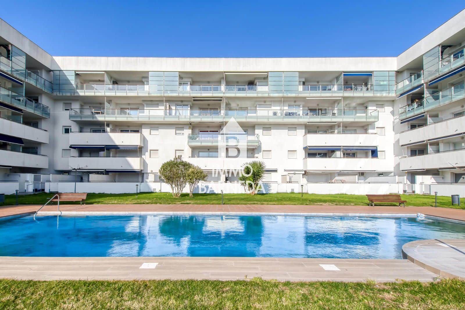 1 bedroom Flat for sale in Santa Margarida with pool garage - € 160,000 (Ref: 9158732)