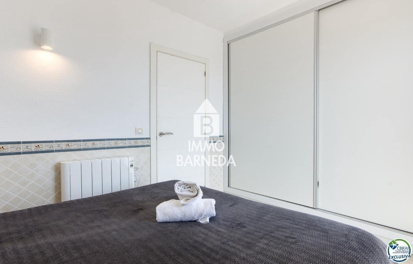 2 chambre Villa/Maison à vendre à Roses avec piscine garage - 325 000 € (Ref: 9166625)