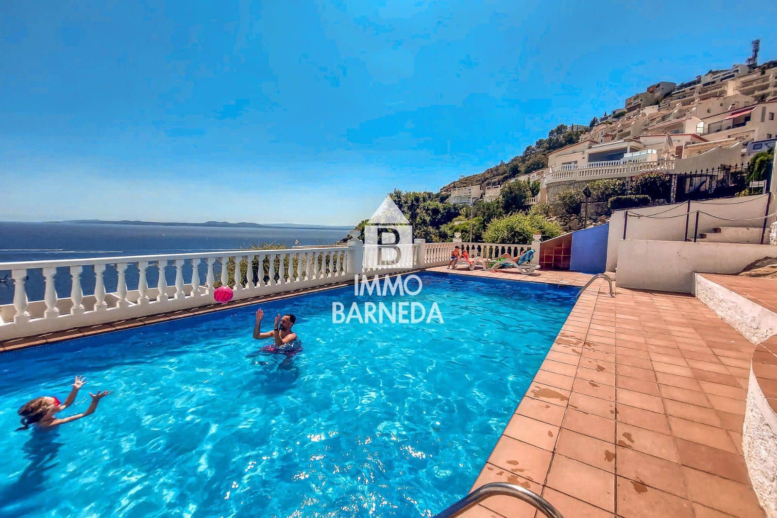 2 chambre Villa/Maison à vendre à Roses avec piscine garage - 325 000 € (Ref: 9166625)