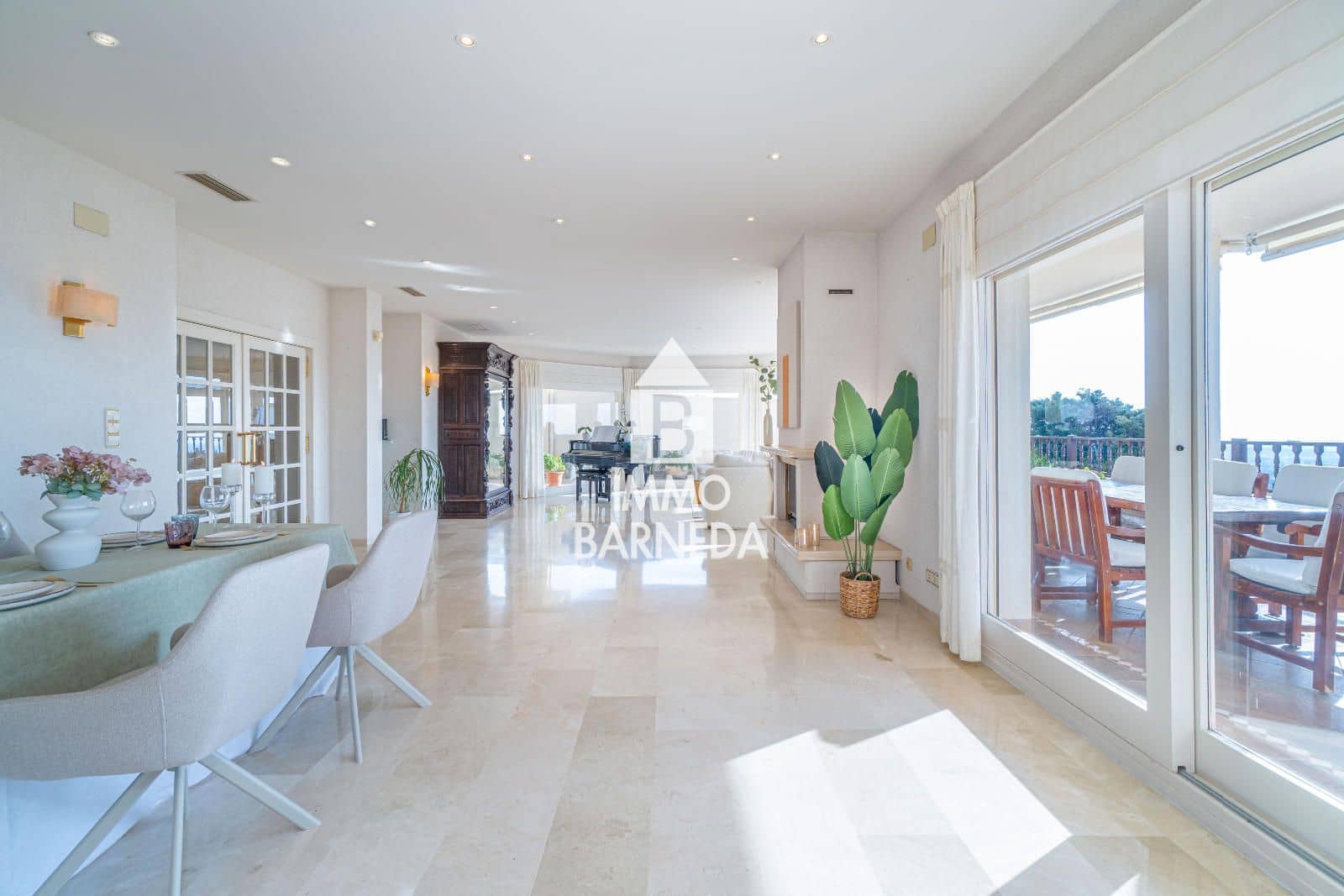 6 bedroom Villa for sale in Pau with pool garage - € 1,200,000 (Ref: 9181939)