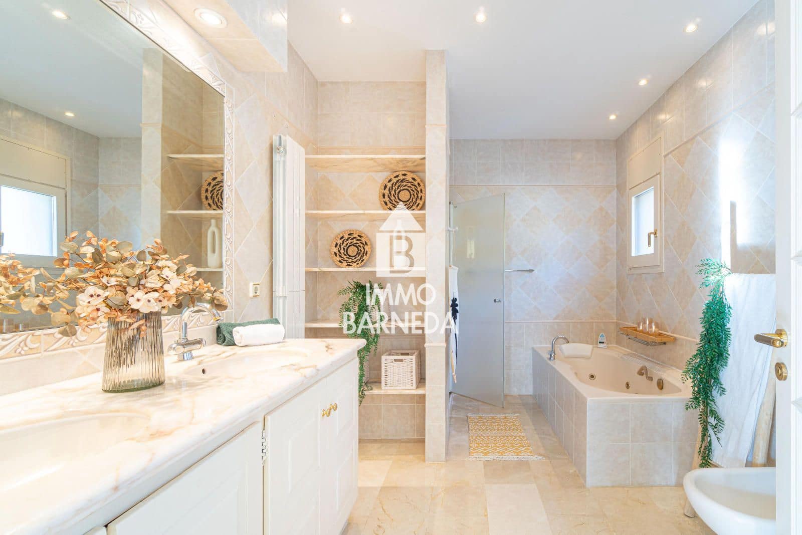 6 bedroom Villa for sale in Pau with pool garage - € 1,200,000 (Ref: 9181939)