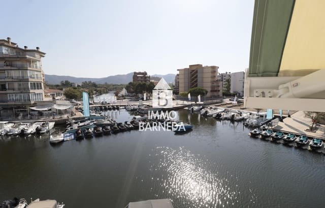 Piso de 3 habitaciones en Santa Margarida, Roses en venta - 169.000 € (Ref: 9183906)