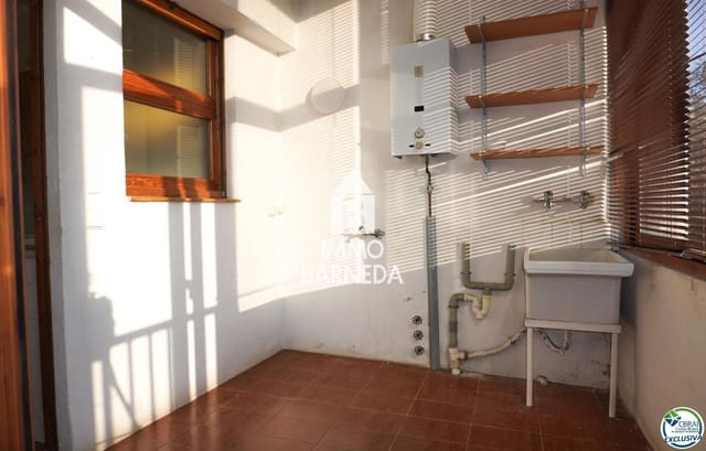 4 bedroom Villa for sale in Vila-sacra with garage - € 280,000 (Ref: 9208705)