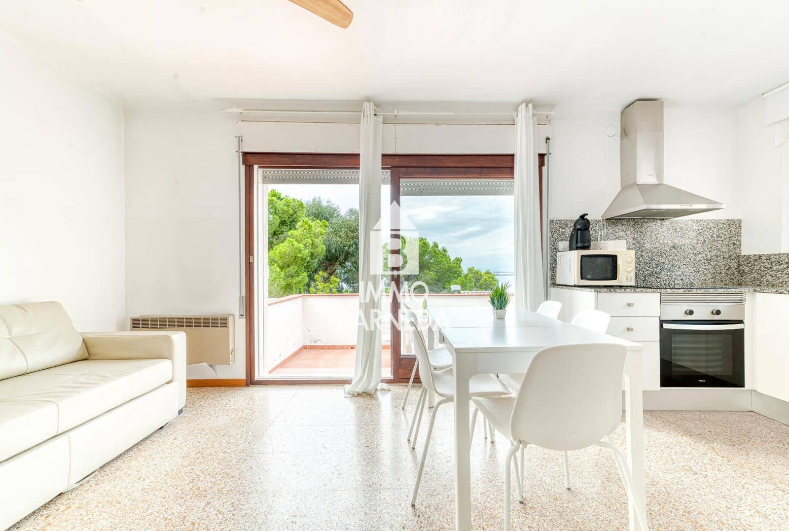 1 soverom Leilighet til salgs i Roses med svømmebasseng garasje - € 185 000 (Ref: 9218962)