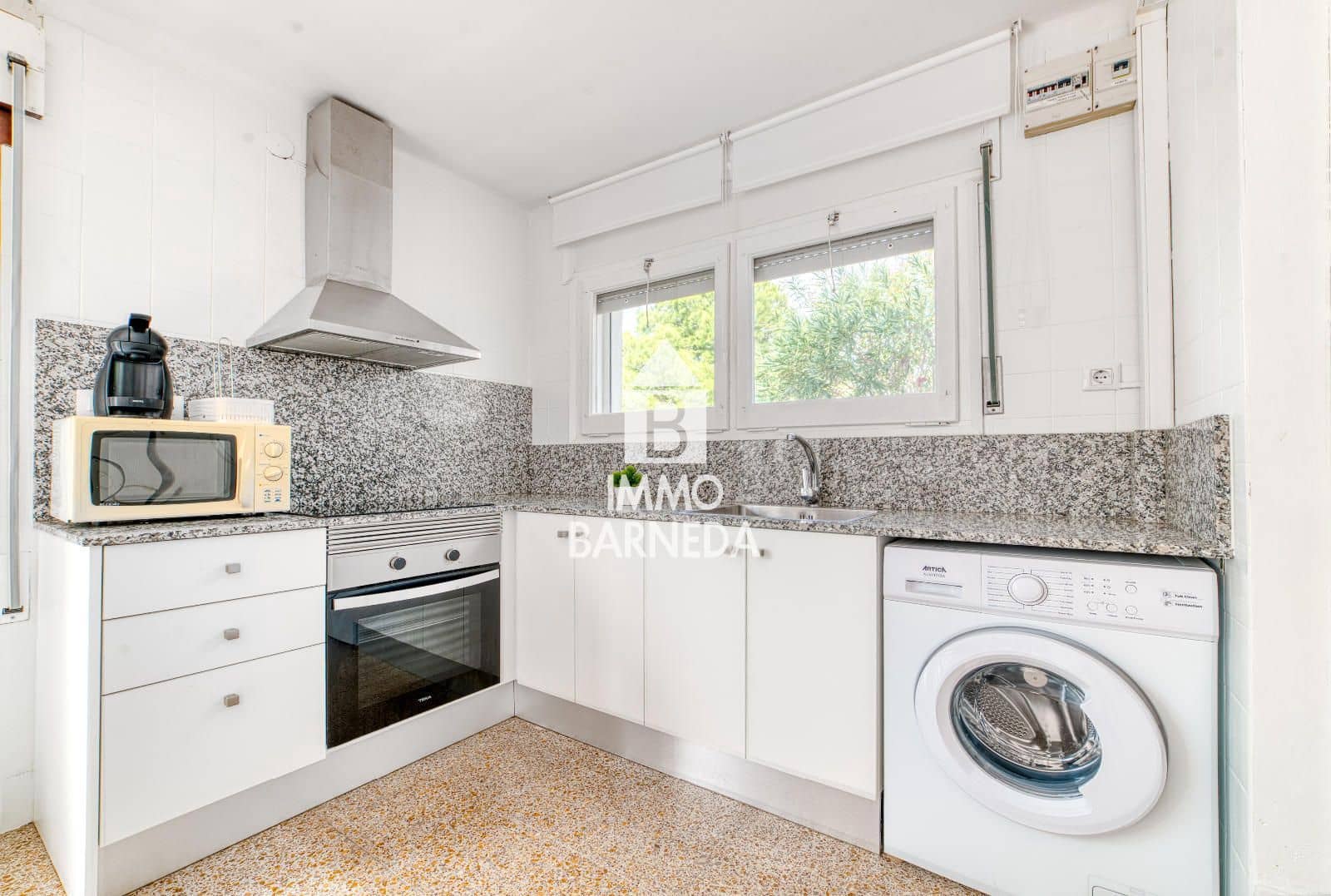 1 soverom Leilighet til salgs i Roses med svømmebasseng garasje - € 185 000 (Ref: 9218962)