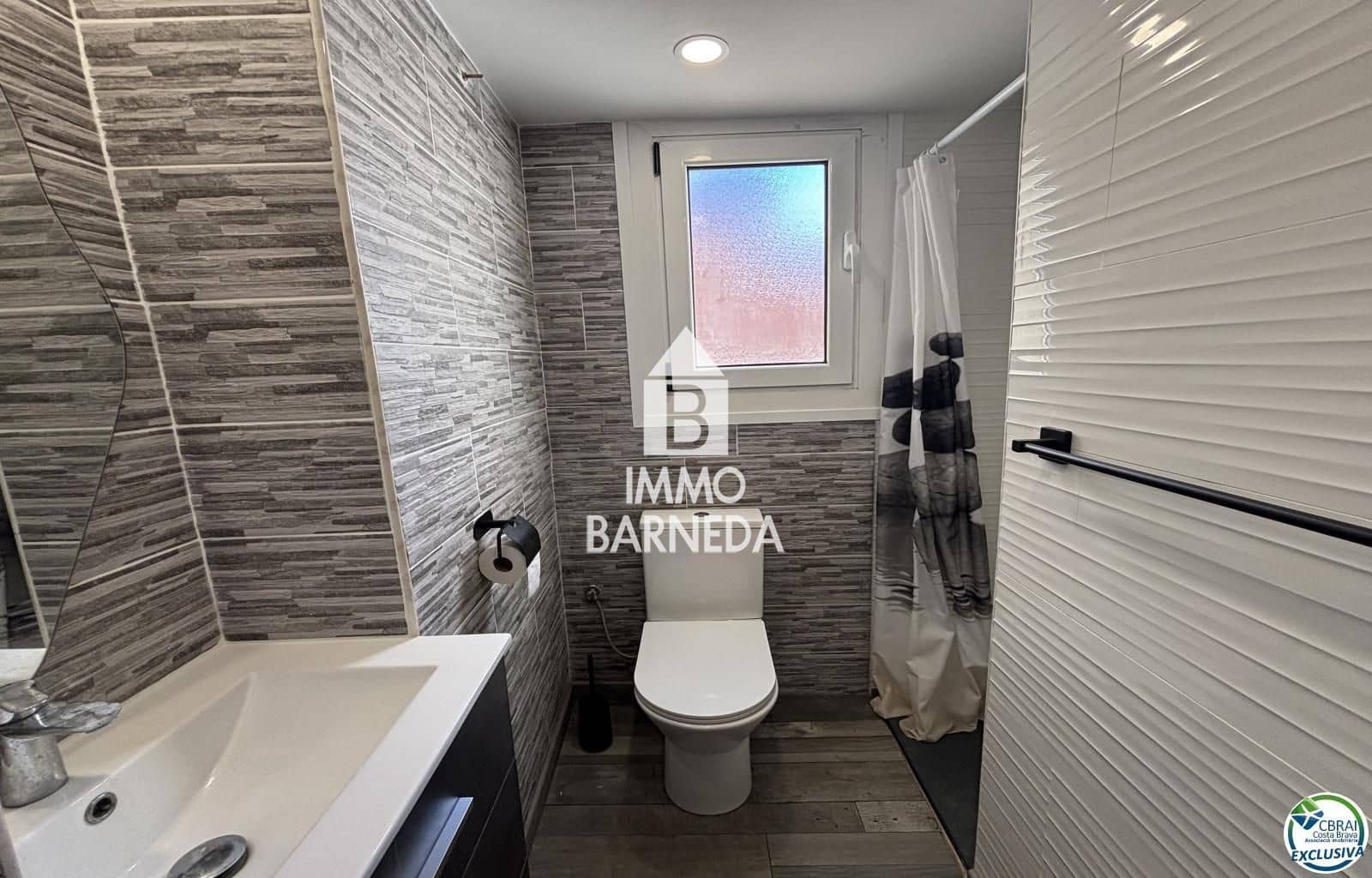 2 bedroom Flat for sale in Roses - € 169,000 (Ref: 9247941)