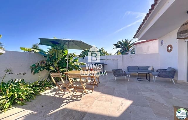 2 sypialnia Willa na sprzedaż w Empuriabrava, Castelló d'Empúries z basenem garażem - 399 500 € (Ref: 9249234)