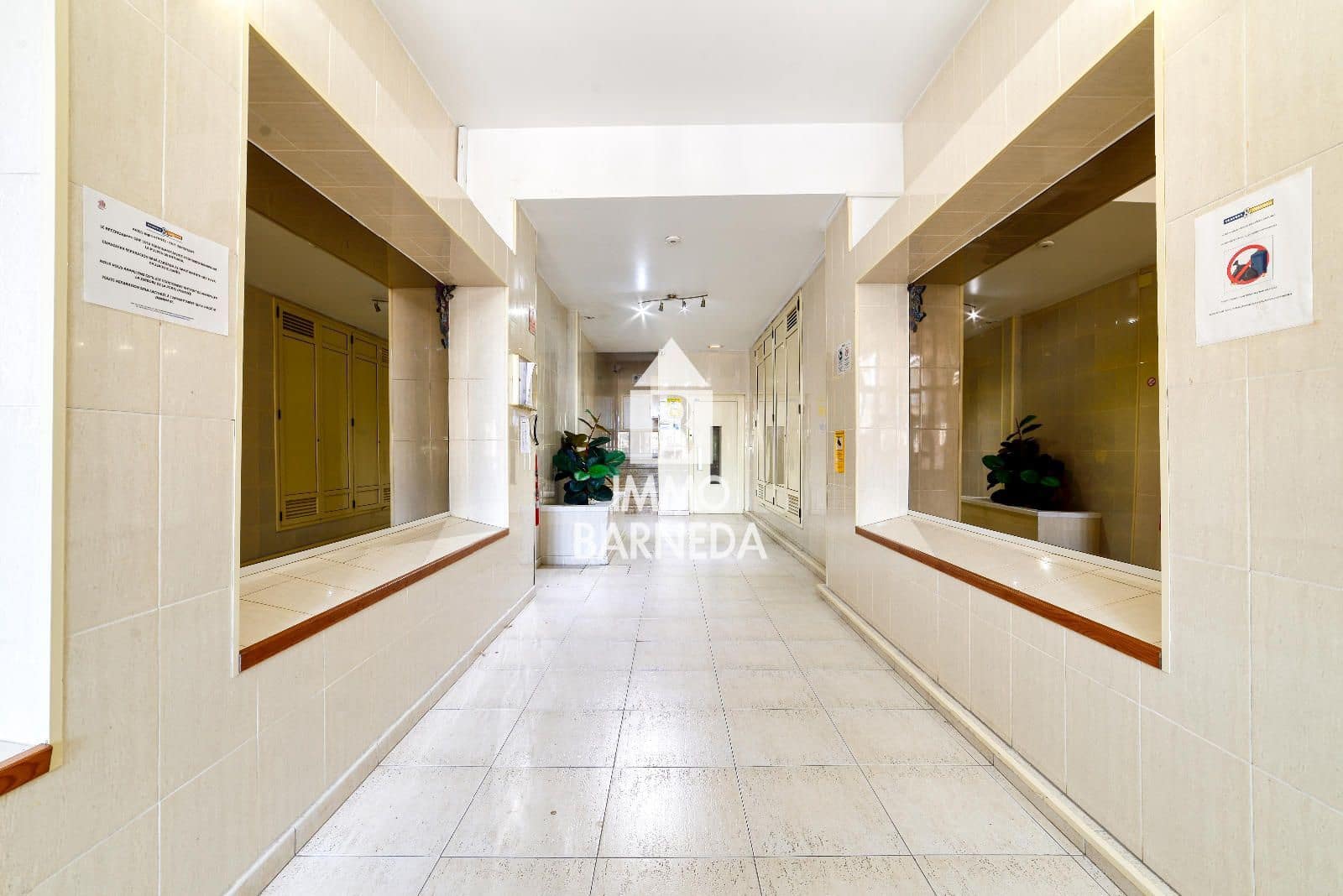 Flat for sale in Empuriabrava - € 99,500 (Ref: 9255805)