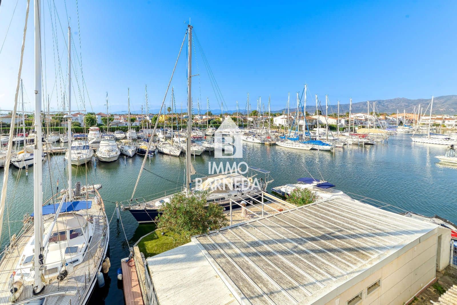 Flat for sale in Empuriabrava - € 99,500 (Ref: 9255805)