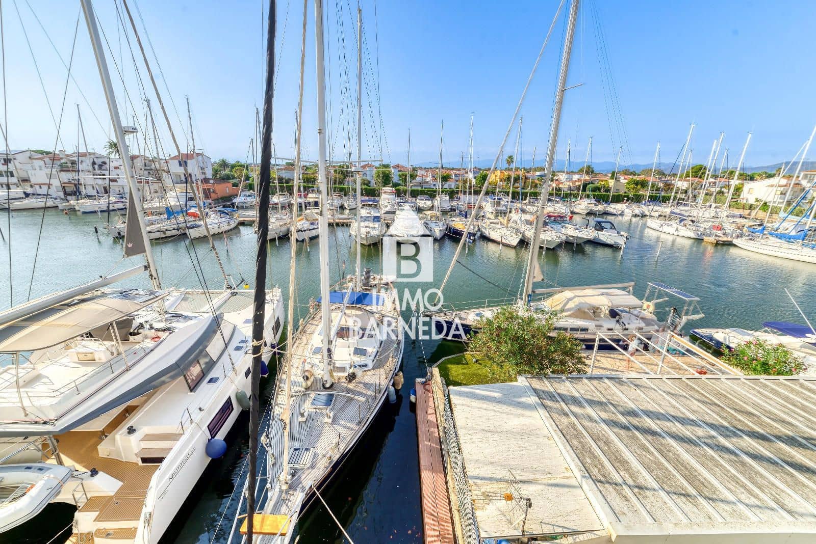 Flat for sale in Empuriabrava - € 99,500 (Ref: 9255805)