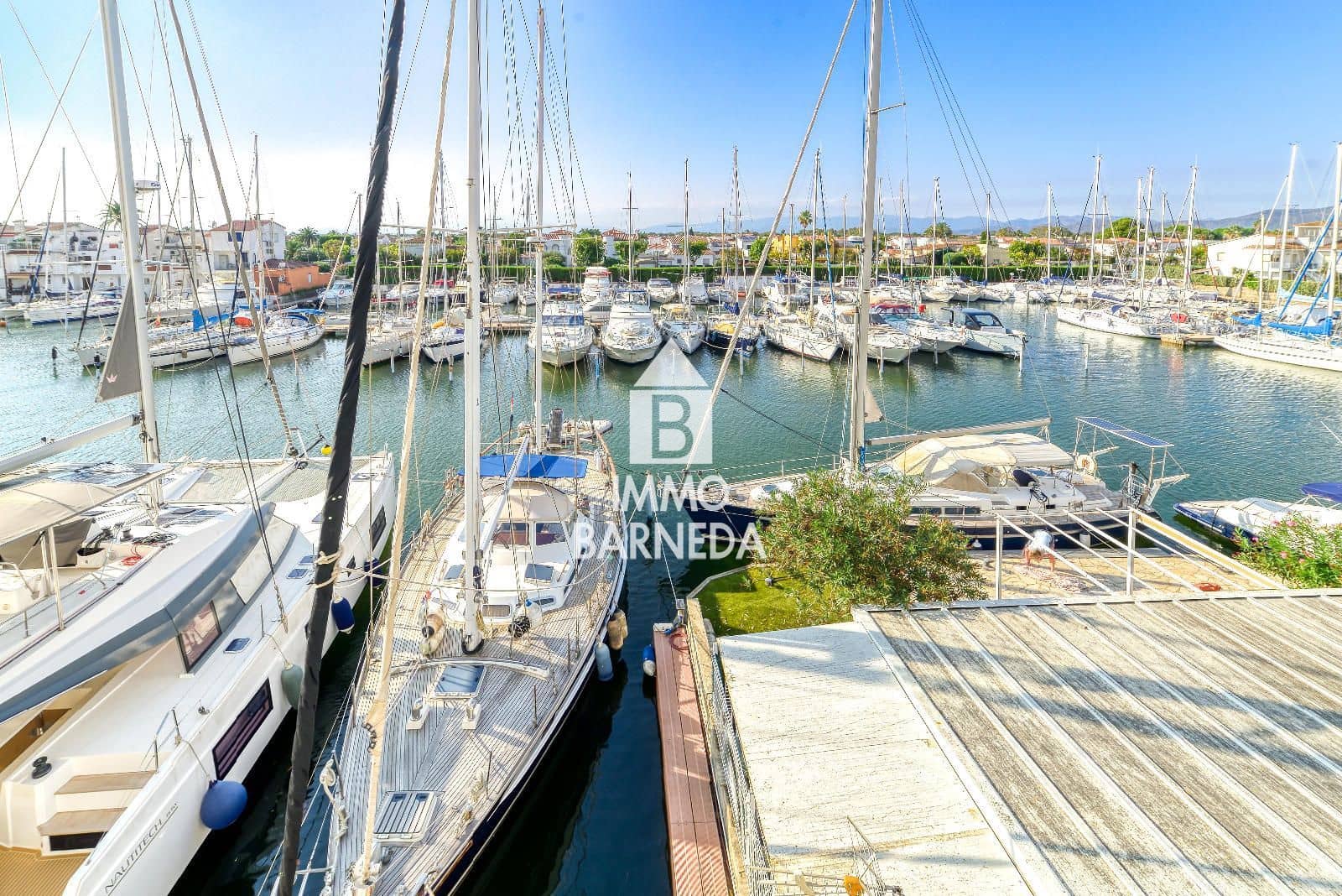 Flat for sale in Empuriabrava - € 99,500 (Ref: 9255805)