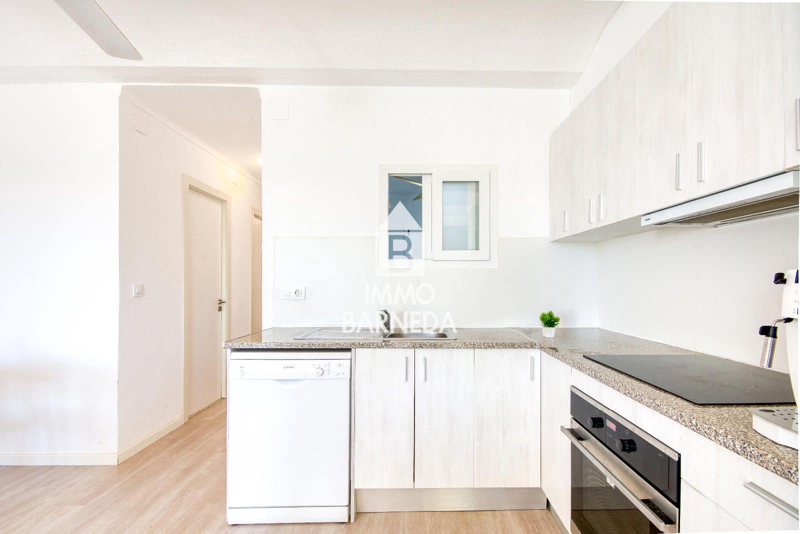 2 bedroom Flat for sale in Roses with garage - € 239,000 (Ref: 9265060)