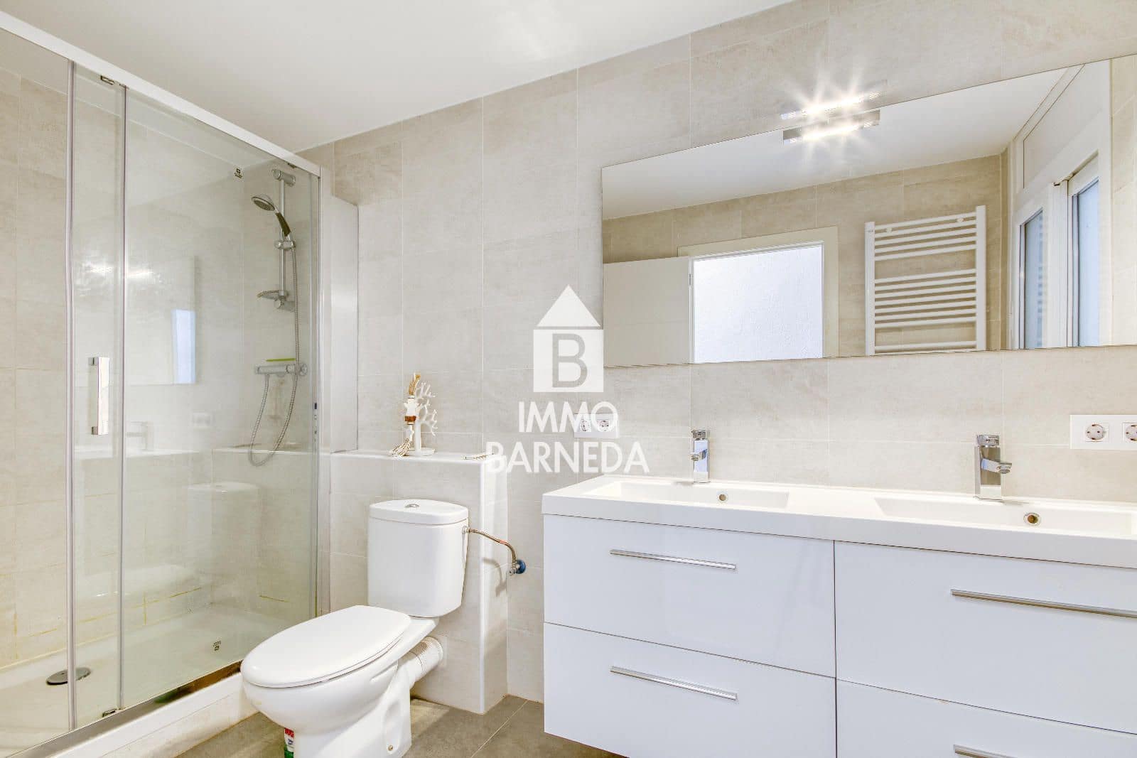 2 bedroom Flat for sale in Roses with garage - € 239,000 (Ref: 9265060)