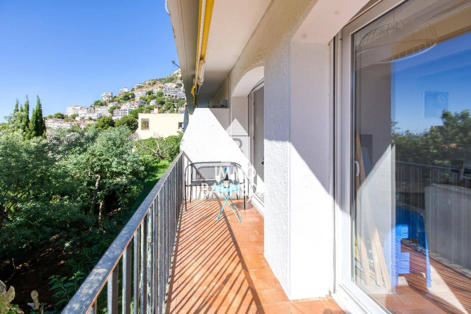 2 bedroom Flat for sale in Roses with garage - € 239,000 (Ref: 9265060)