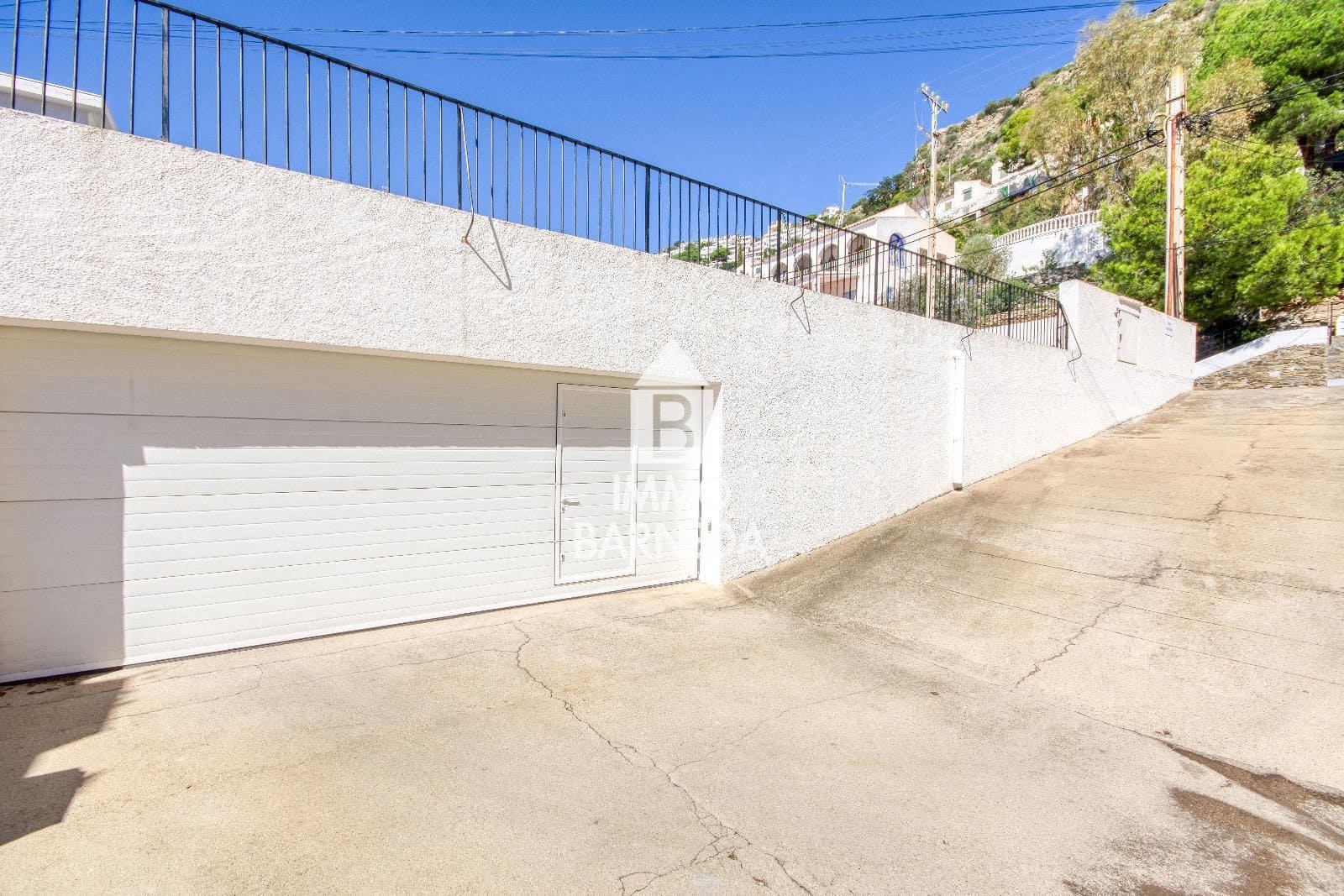 2 bedroom Flat for sale in Roses with garage - € 239,000 (Ref: 9265060)